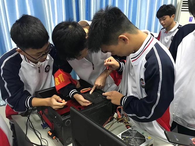 網(wǎng)絡(luò)技術(shù)相關(guān)專業(yè)知識(shí),施工,管理,運(yùn)維等能力和 web前后端開發(fā)能力